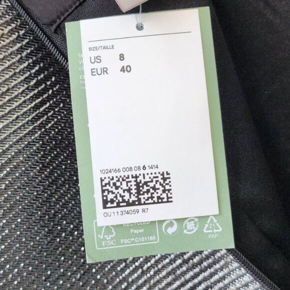 Women's Size 8 Metallic Mini Skirt | Lined | Silver | H&M | Back Zipper | NYE - Picture 8 of 9